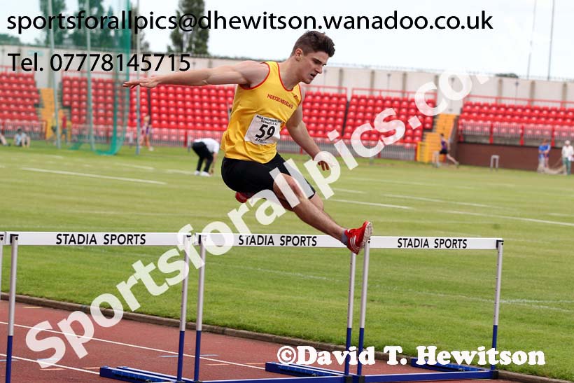 Hurdles, Northern Inter-County Schools, Gateshead International Stadum. Photo: David T. Hewitson/Sports for All Pics
